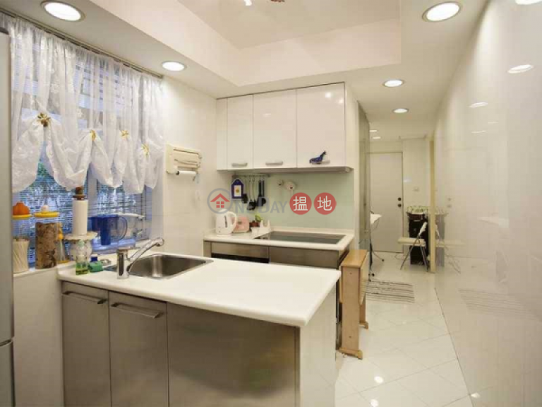 3 Bedroom Family Flat for Sale in Central Mid Levels