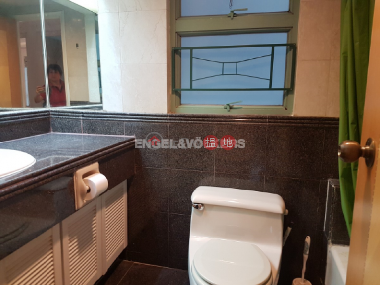 3 Bedroom Family Flat for Sale in Mid Levels West