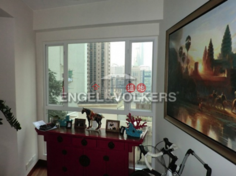 2 Bedroom Flat for Sale in Central Mid Levels