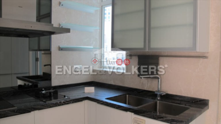 3 Bedroom Family Flat for Sale in Mid Levels West