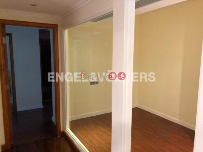 Expat Family Flat for Rent in Central Mid Levels