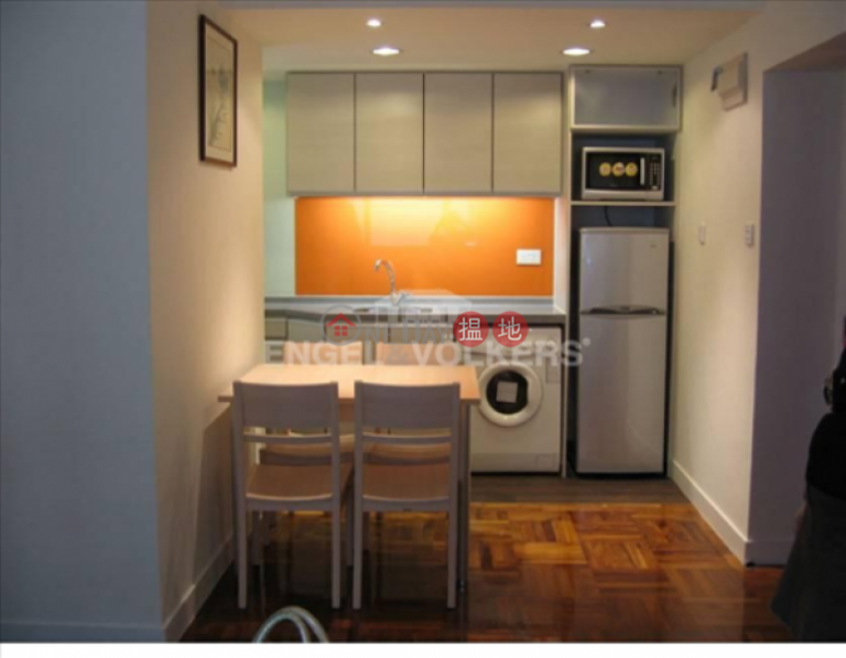 2 Bedroom Flat for Sale in Mid Levels West