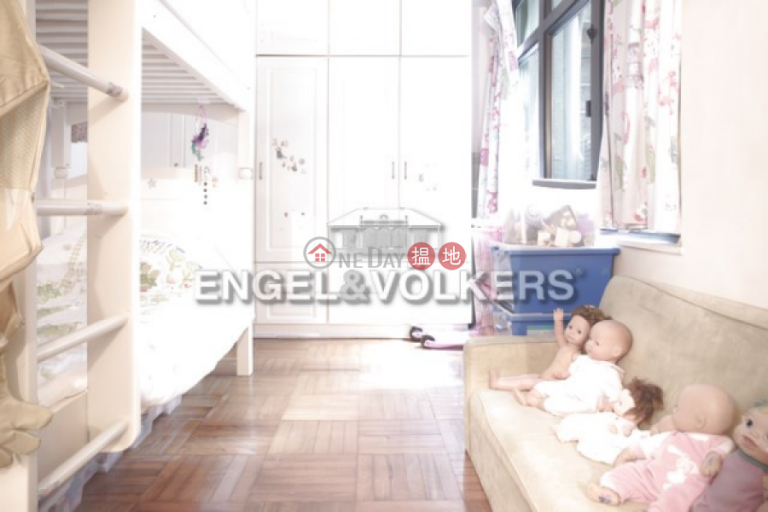 3 Bedroom Family Flat for Sale in Mid Levels West