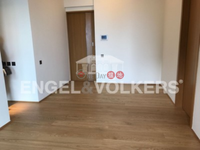 2 Bedroom Flat for Sale in Mid Levels West