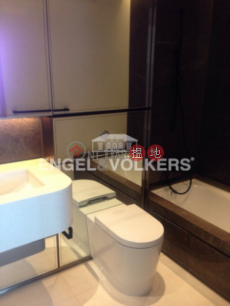 2 Bedroom Flat for Sale in Mid Levels West