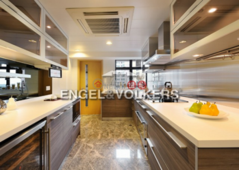 3 Bedroom Family Flat for Rent in Central Mid Levels