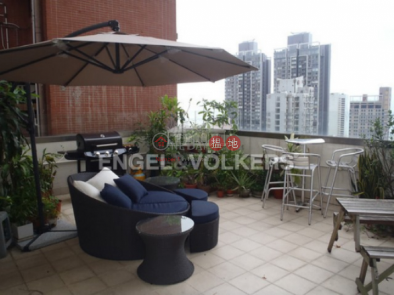 2 Bedroom Flat for Sale in Mid Levels West