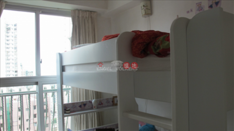 3 Bedroom Family Flat for Sale in Mid Levels West