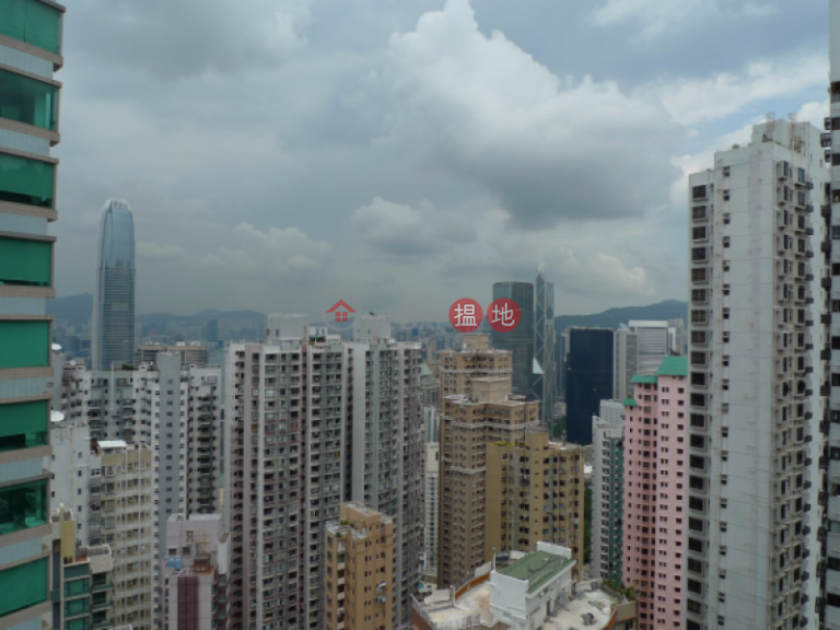3 Bedroom Family Flat for Sale in Mid Levels West