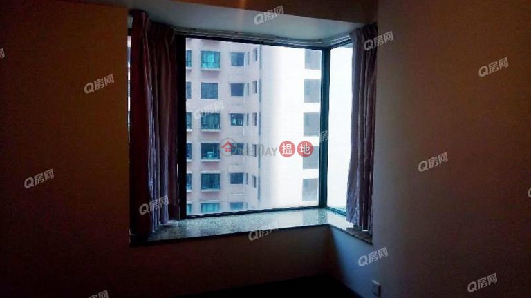 Hillsborough Court | 2 bedroom Mid Floor Flat for Rent