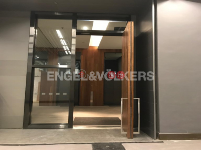 Studio Flat for Rent in Mid-Levels East