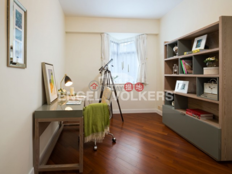 Studio Flat for Rent in Mid-Levels East