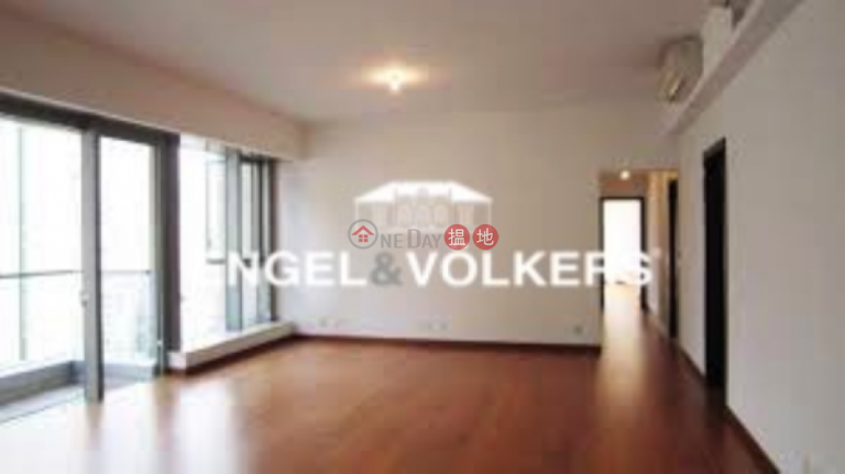 3 Bedroom Family Flat for Sale in Mid Levels West