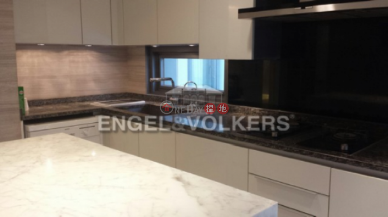 4 Bedroom Luxury Flat for Sale in Mid Levels West
