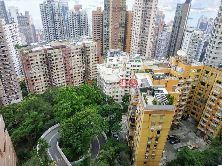 Realty Gardens | 2 bedroom Mid Floor Flat for Sale