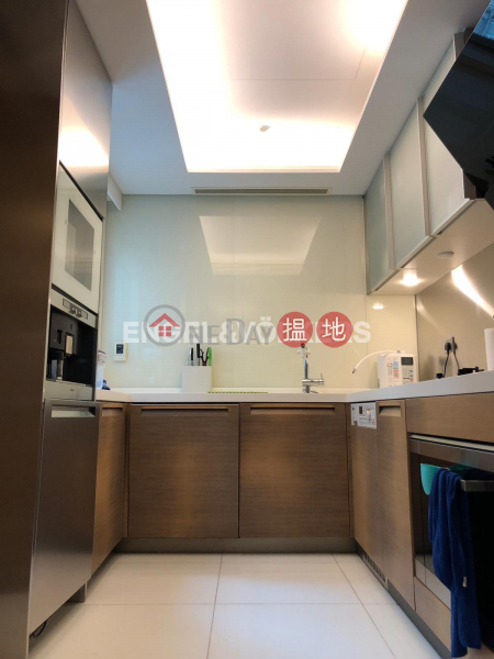 2 Bedroom Flat for Sale in Mid Levels West