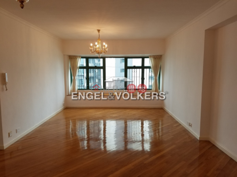 3 Bedroom Family Flat for Sale in Mid Levels West