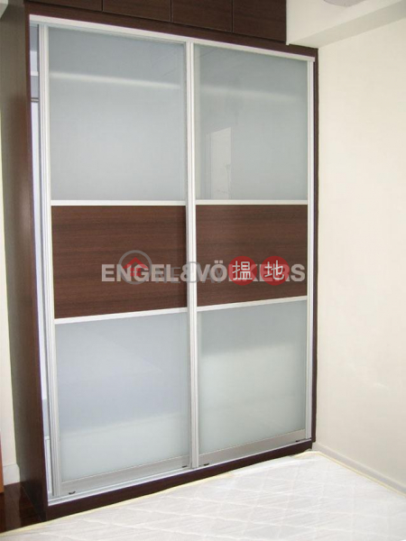 2 Bedroom Flat for Sale in Mid Levels West