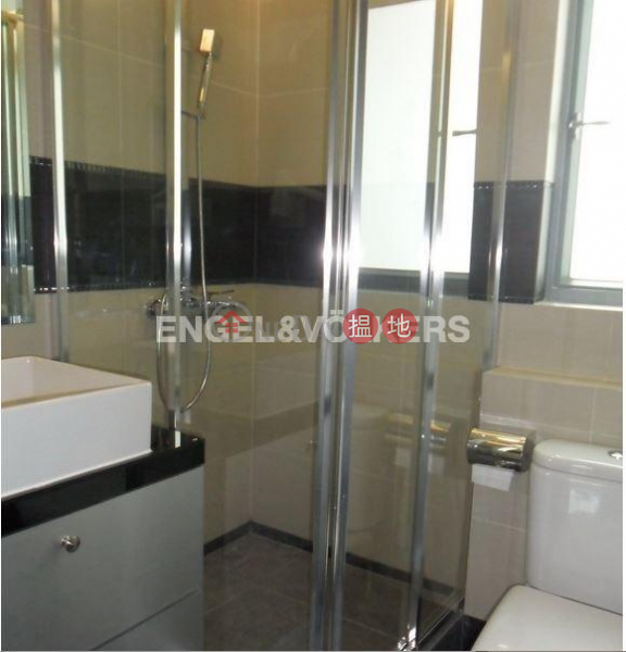 2 Bedroom Flat for Sale in Mid Levels West