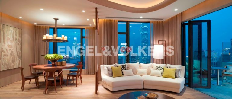 2 Bedroom Flat for Sale in Mid Levels West