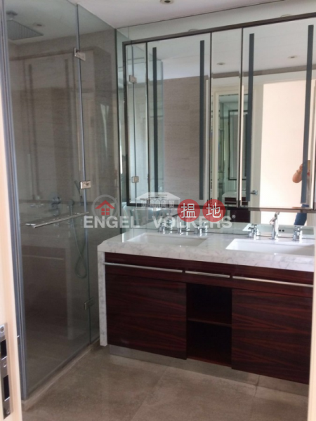 3 Bedroom Family Flat for Sale in Mid Levels West