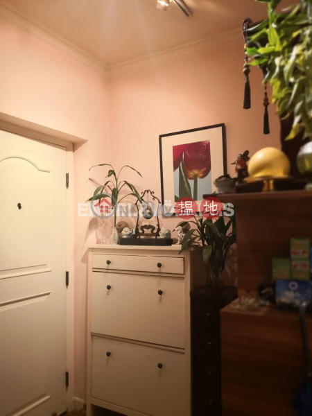 Studio Flat for Sale in Mid Levels West