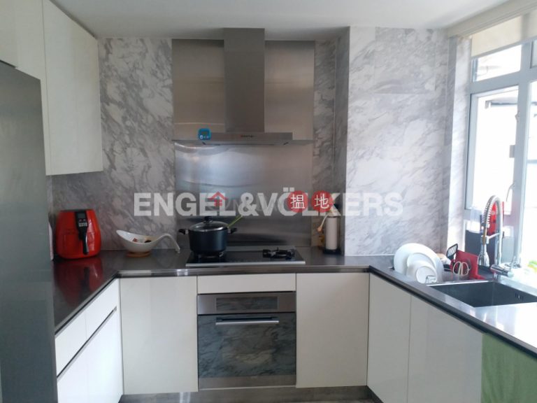 2 Bedroom Flat for Sale in Mid Levels West