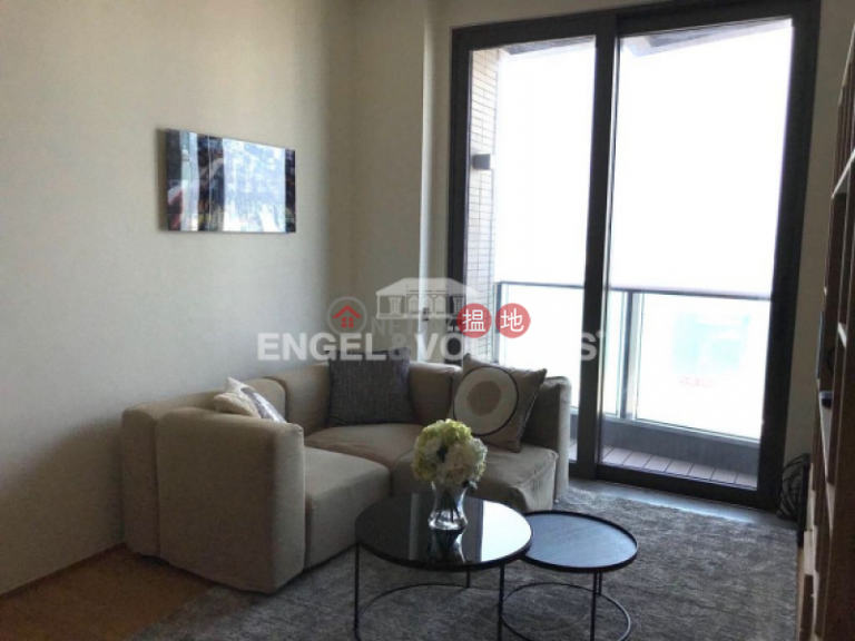 2 Bedroom Flat for Sale in Mid Levels West
