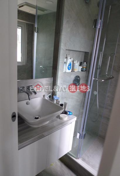 1 Bed Flat for Sale in Mid Levels West