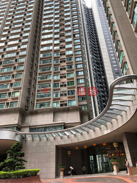Upscale 3-Bedroom Family Apartment for Sale, Mid-Levels