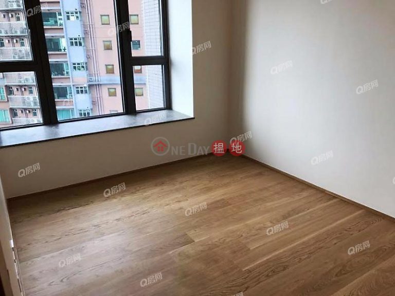 Alassio | 2 bedroom Mid Floor Flat for Sale