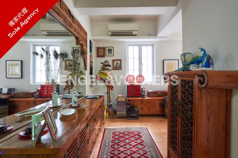 2 Bedroom Flat for Sale in Mid Levels West