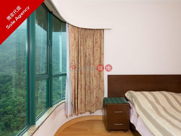 3 Bedroom Family Flat for Sale in Central Mid Levels