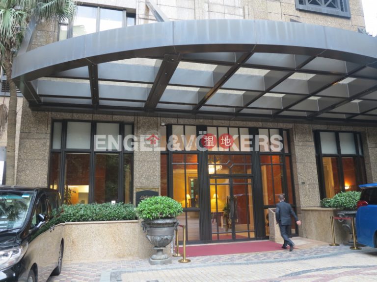 4 Bedroom Luxury Flat for Rent in Central Mid Levels