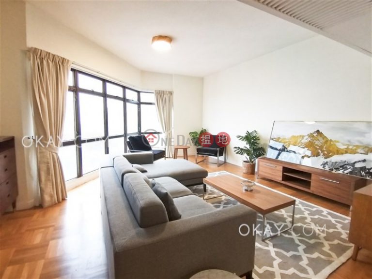 Stylish penthouse with racecourse views, terrace | Rental