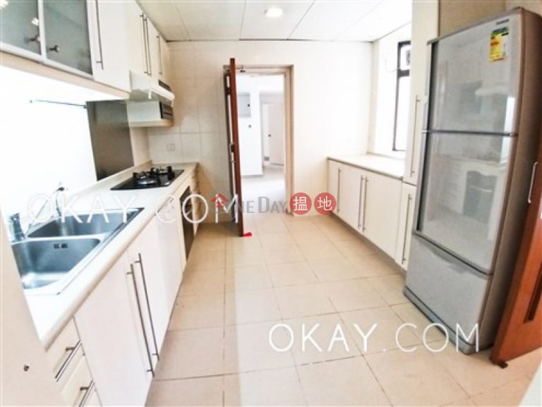 Unique 4 bedroom with parking | Rental