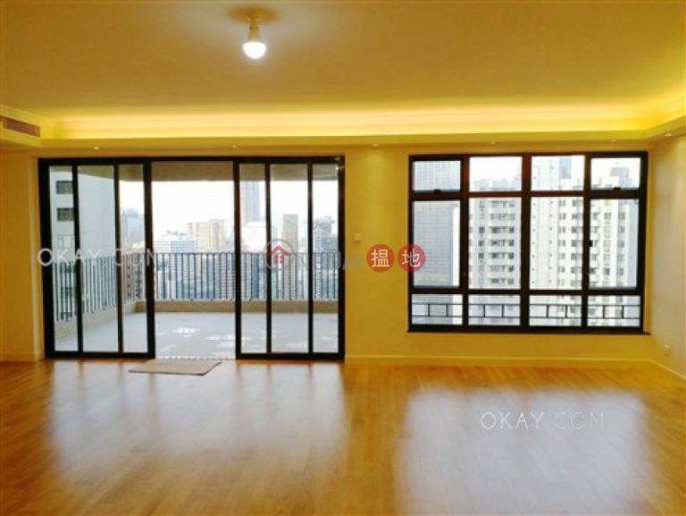 Efficient 4 bed on high floor with balcony & parking | Rental