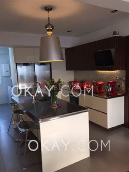 Exquisite 5 bed on high floor with balcony & parking | For Sale
