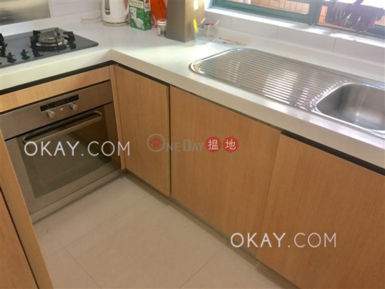 Stylish 2 bedroom with parking | Rental