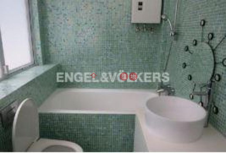 2 Bedroom Flat for Rent in Mid-Levels East
