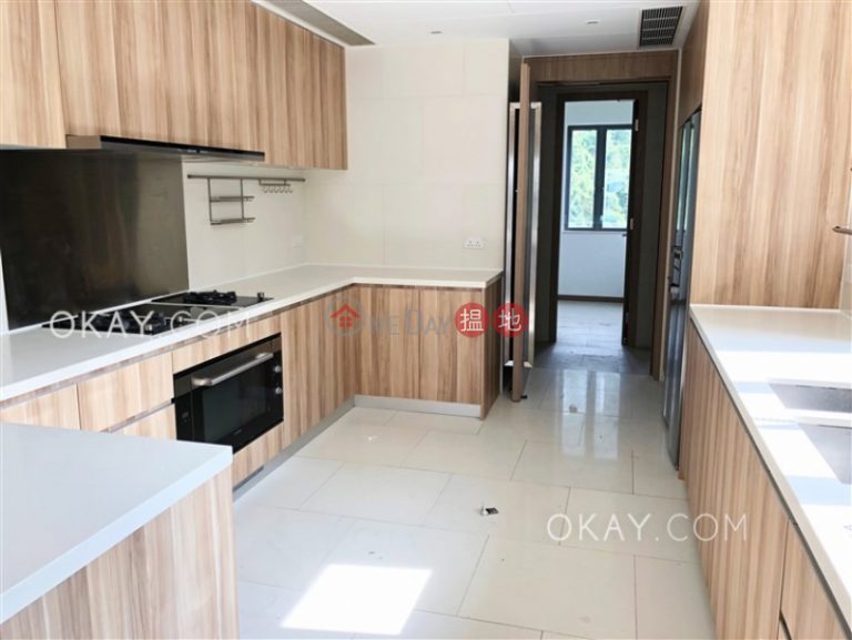 Rare 3 bedroom with balcony & parking | Rental