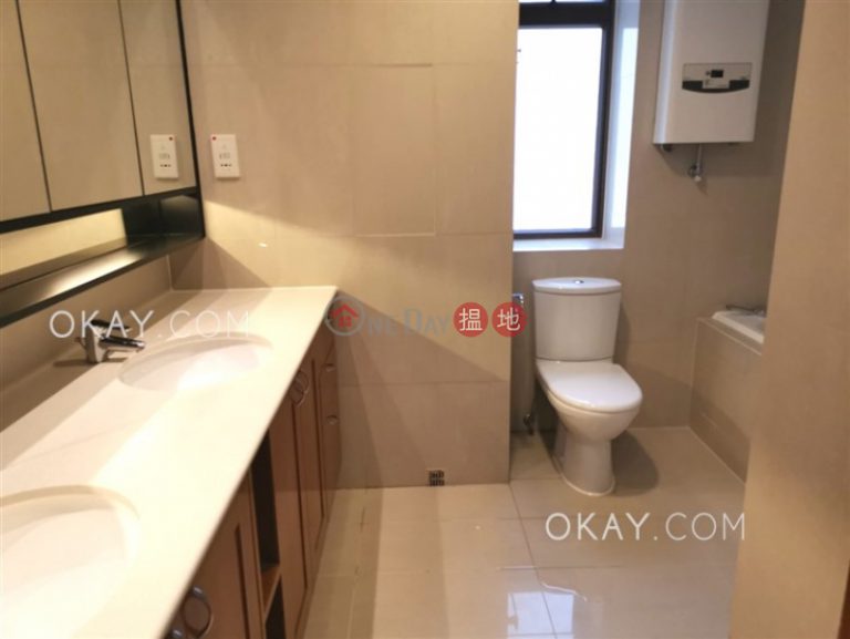 Beautiful 4 bedroom with parking | Rental