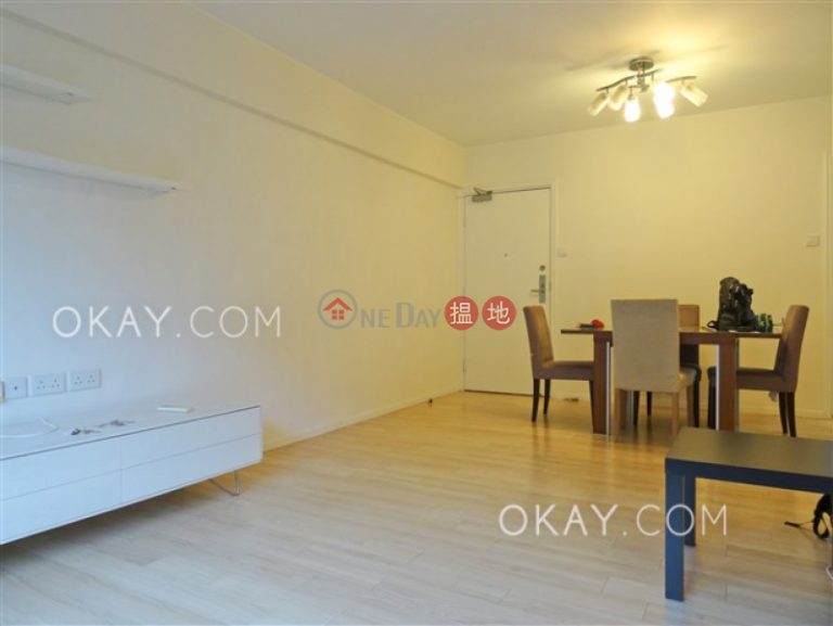 Nicely kept 2 bedroom with parking | Rental