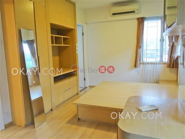 Nicely kept 2 bedroom with parking | Rental