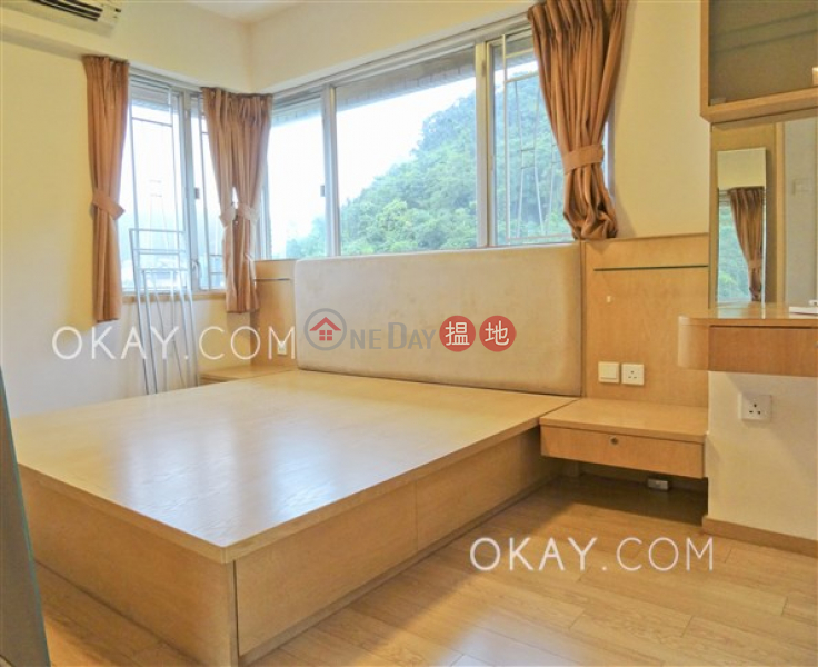 Nicely kept 2 bedroom with parking | Rental