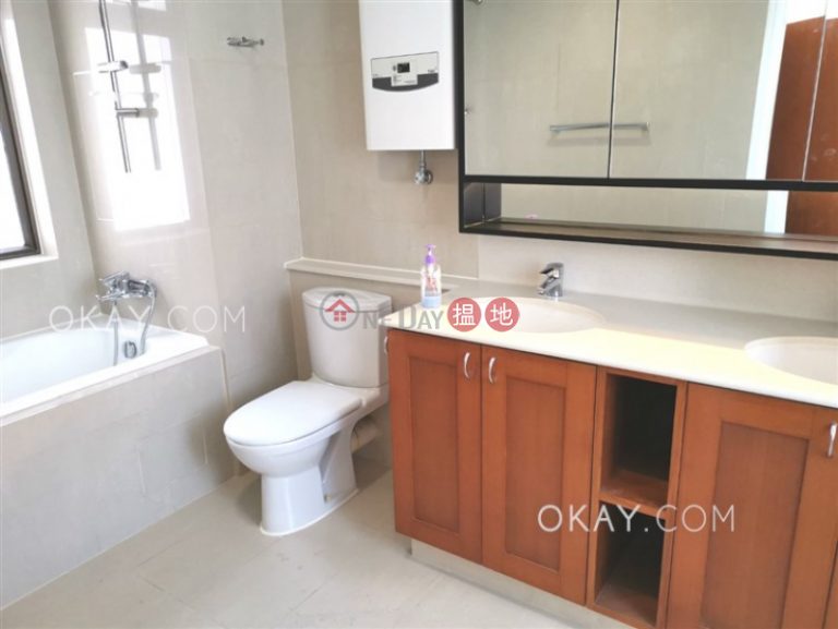 Beautiful 4 bedroom with parking | Rental