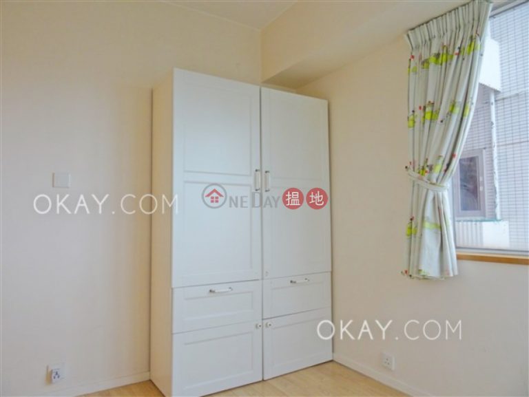 Nicely kept 2 bedroom with parking | Rental