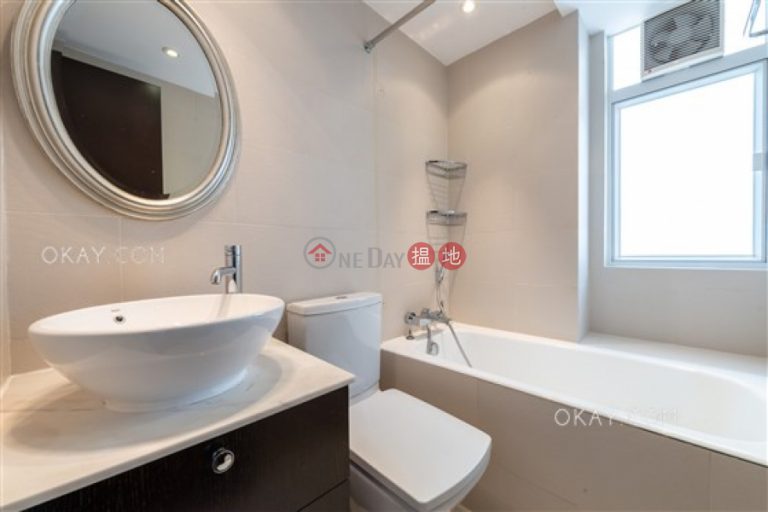 Efficient 3 bedroom on high floor with parking | Rental