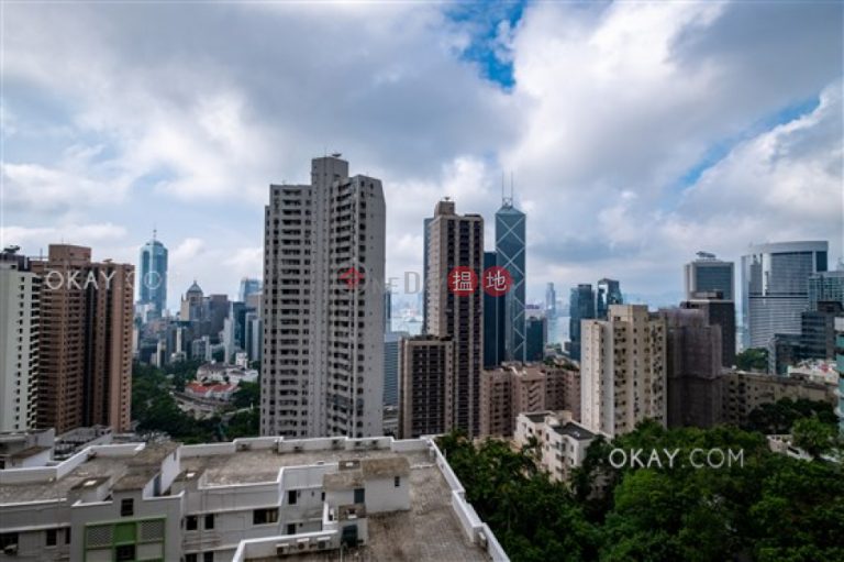 Efficient 4 bedroom with parking | Rental