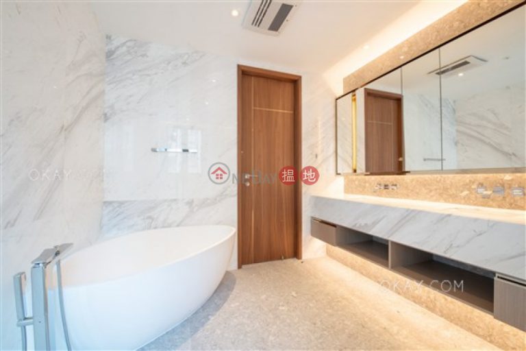 Luxurious 3 bed on high floor with balcony & parking | Rental